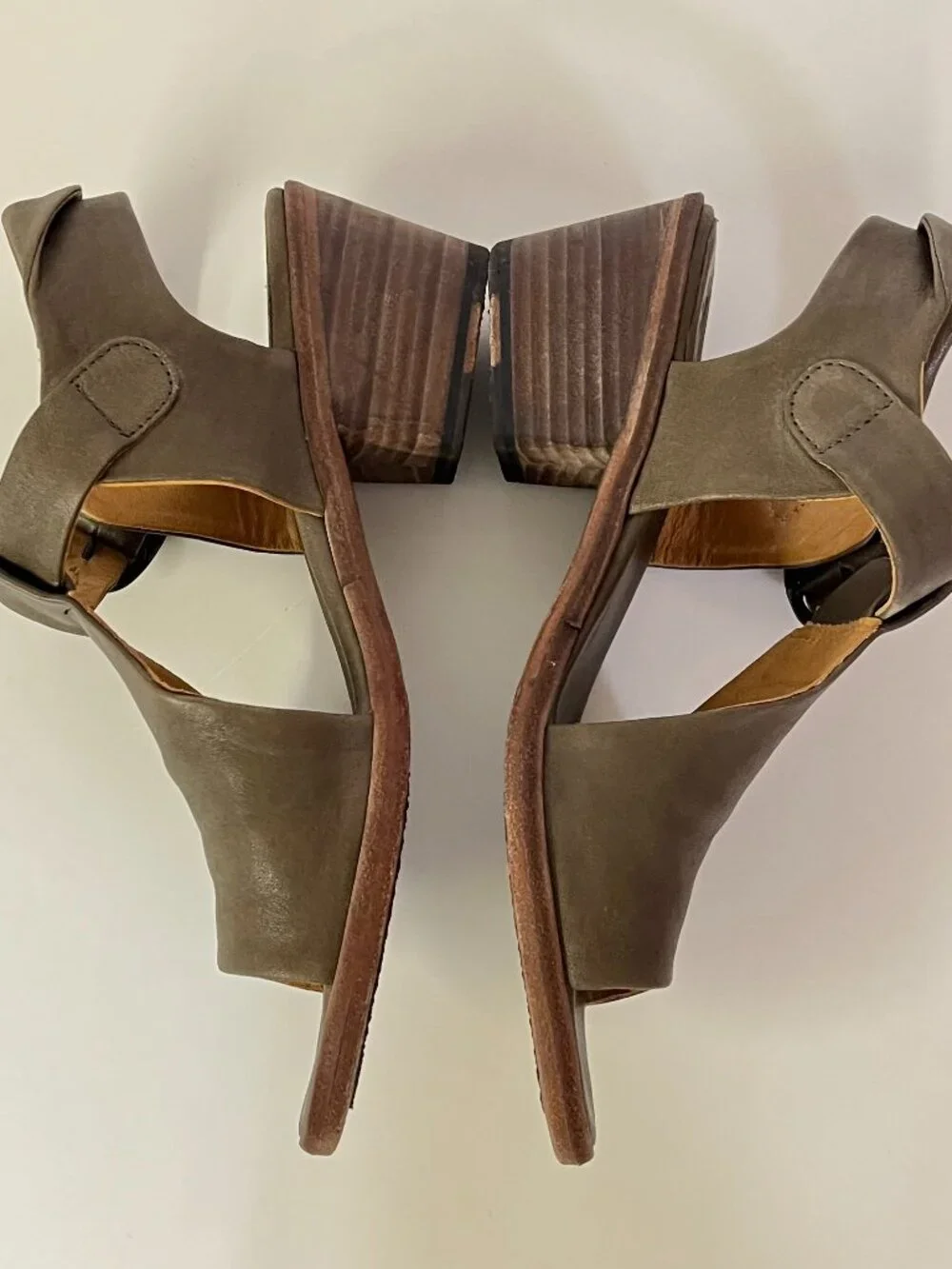 P. Monjo P748 Sandals Open Toed Leather Grey Green Wide T Strap Block Heel W37.5